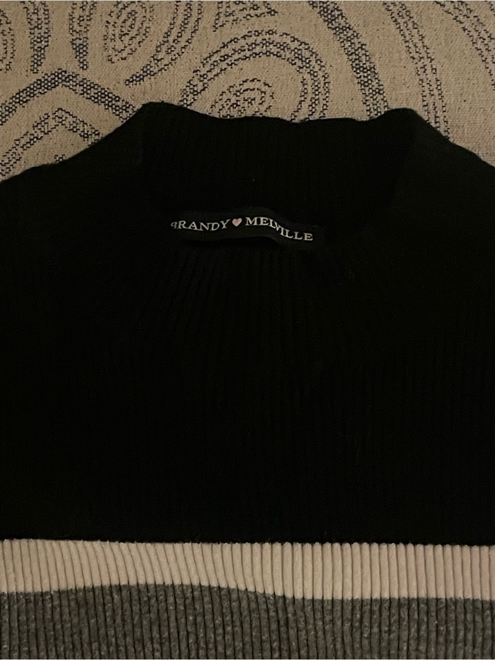 brandy melville sweater top - black and grey - Picture 7 of 7